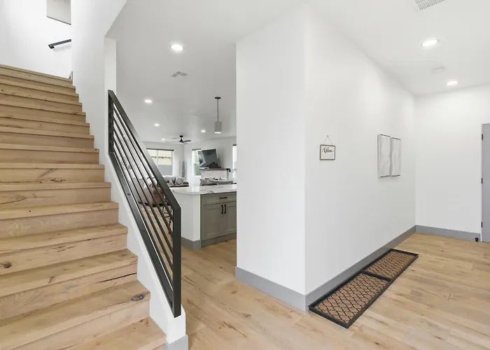 Beautiful Near Asu Families & Groups Welcome Holiday home *