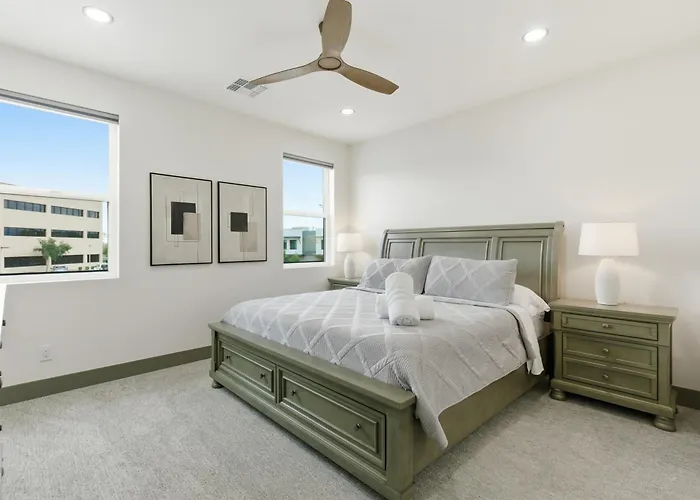 Beautiful Home Near Asu Families & Groups Welcome